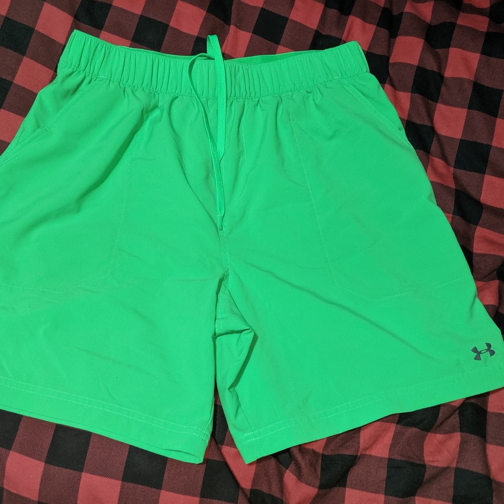 Under Armour Men's Loose Heat Gear Shorts